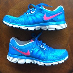Nike Dual Fusion ST2 sneakers